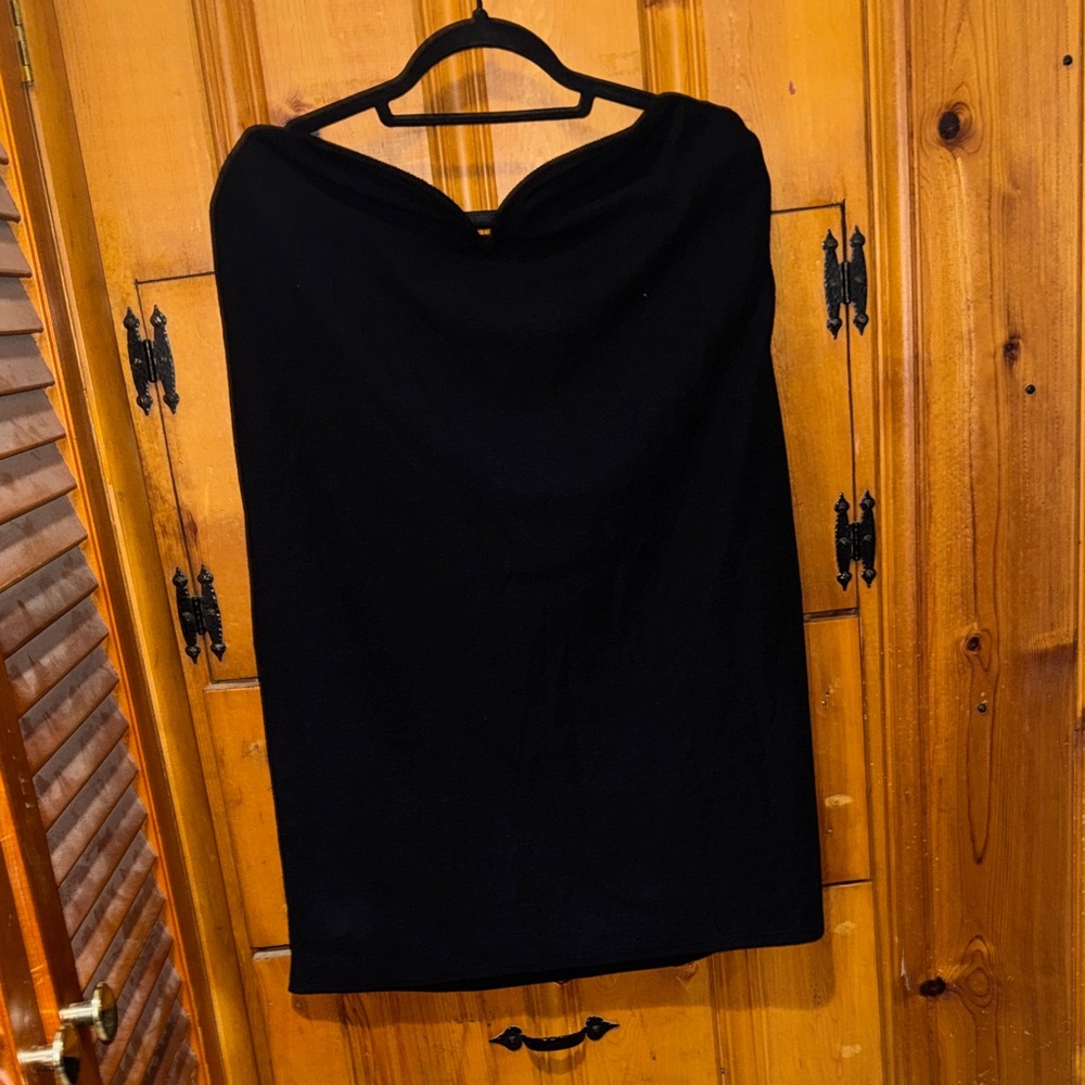 Classic Black strapless mini dress- Sleek Women's Workwear